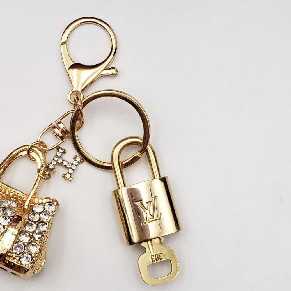 Authetnic Louis Vuitton Lock & Key w/ unbranded Rhinestone Bag Keycharm 010526 - Picture 4 of 8